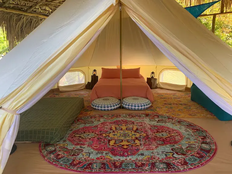 Glamping & Unique Stays